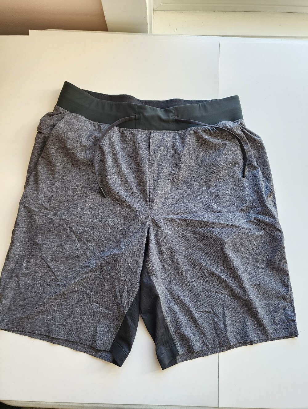 Lululemon Men's T.H.E. Short Out Of Mind Liner 9" Linerless - Grey